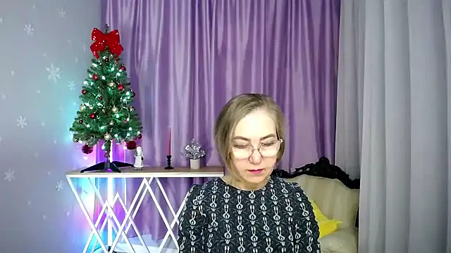 queen a n i online show from December 23, 10:30 am