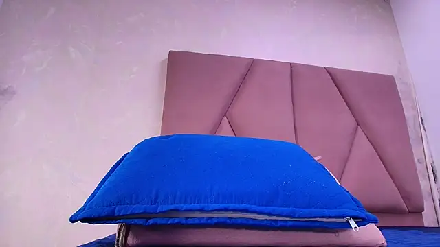 lay navas online show from September 22, 7:12 pm