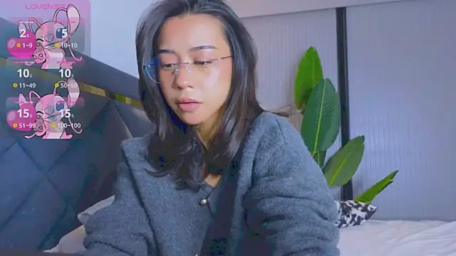 Mia Tin online show from November 14, 4:40 pm