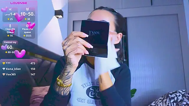 Mia Tin online show from October 17, 3:15 pm