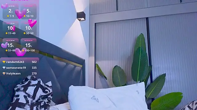 Mia Tin online show from November 2, 9:07 pm