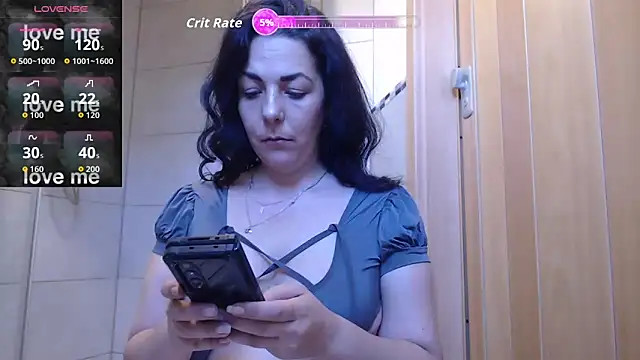 LaraLoviaAndFriends online show from September 19, 3:33 pm