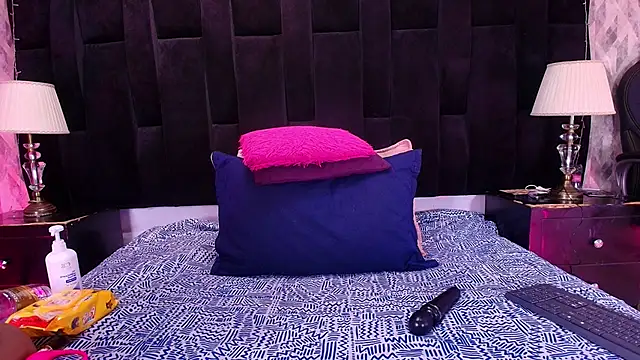 shelsyloreds online show from November 7, 12:11 pm