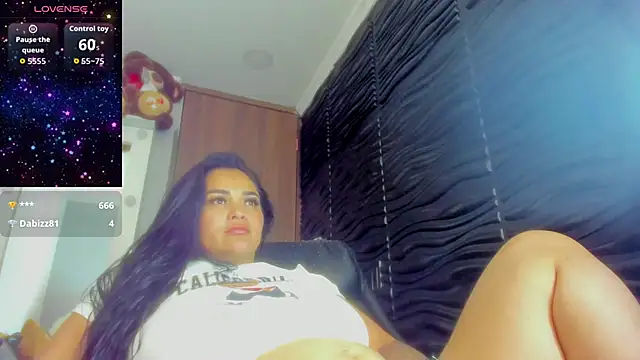 Snapshot of Pocahontas_d chatting on October 27, 3:29 pm Pocahontas d online show from October 27, 3:29 pm