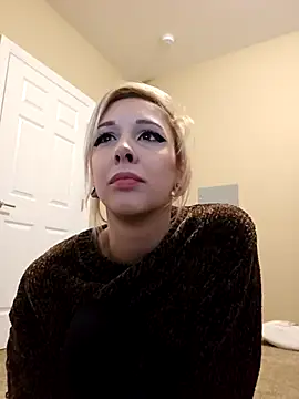 AmethystFoxx online show from December 18, 10:14 pm