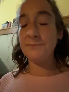 Mini And The Bear online show from January 15, 4:46 pm