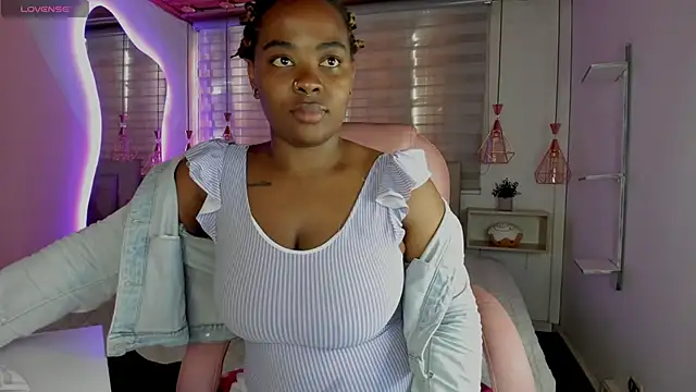 Snapshot of aleja17_xxx chatting on September 24, 8:08 pm aleja17 xxx online show from September 24, 8:08 pm