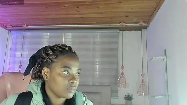 Snapshot of aleja17_xxx chatting on September 29, 7:52 pm aleja17 xxx online show from September 29, 7:52 pm