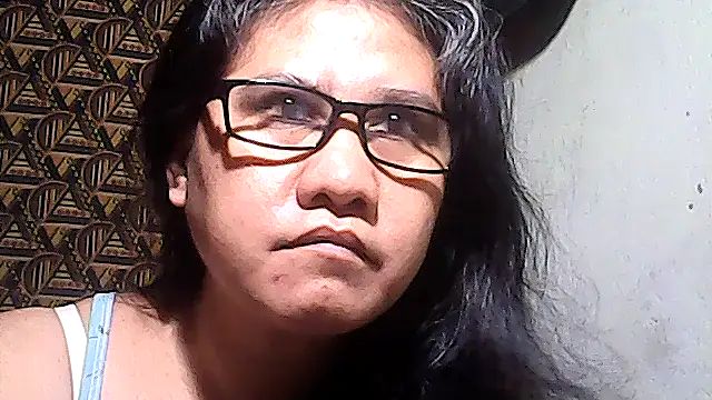 sweetsosie18 online show from December 5, 7:30 am