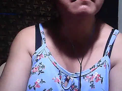 sweetsosie18 online show from February 16, 9:42 am