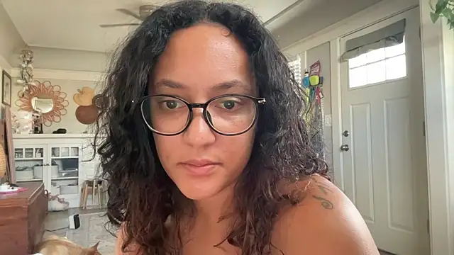 dreamyriri online show from February 13, 5:47 pm