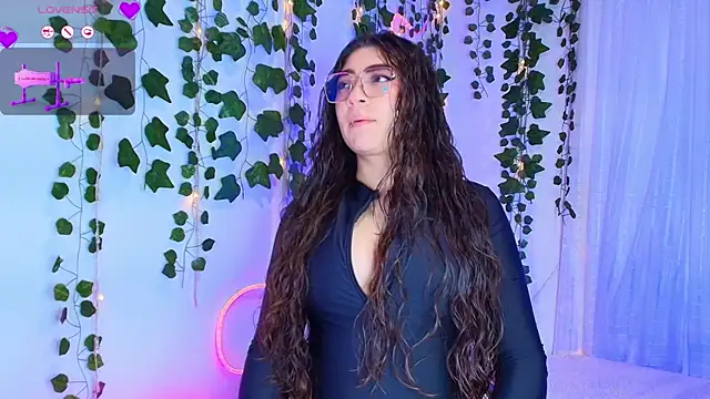 Samii Evans online show from December 19, 1:10 am