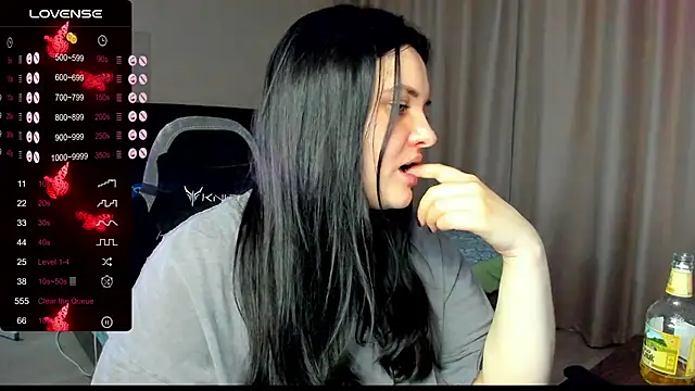 Snapshot of AlanaBrox chatting on September 24, 9:25 pm AlanaBrox online show from September 24, 9:25 pm