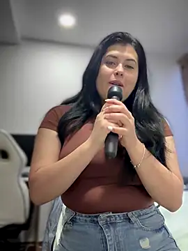 Alyaa s online show from October 22, 10:26 pm