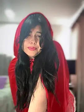 Alyaa s online show from October 31, 6:23 pm