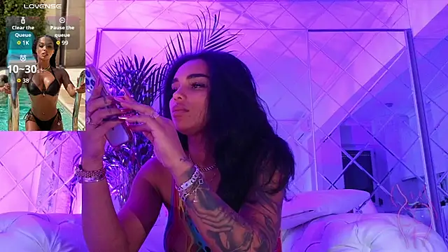 KimiBrown online show from December 4, 9:55 am