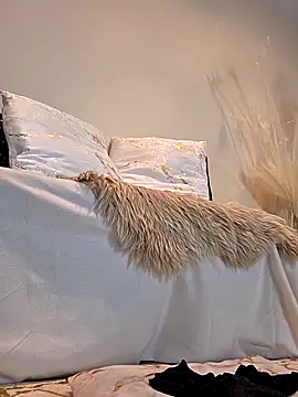 AureliaDoux online show from September 16, 4:04 pm