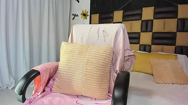 BarbieKano online show from November 7, 12:05 am