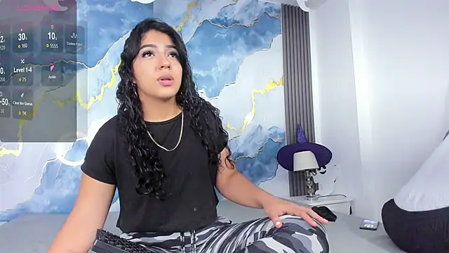 Snapshot of Kylieandjhonny chatting on October 27, 7:30 pm Kylieandjhonny online show from October 27, 7:30 pm