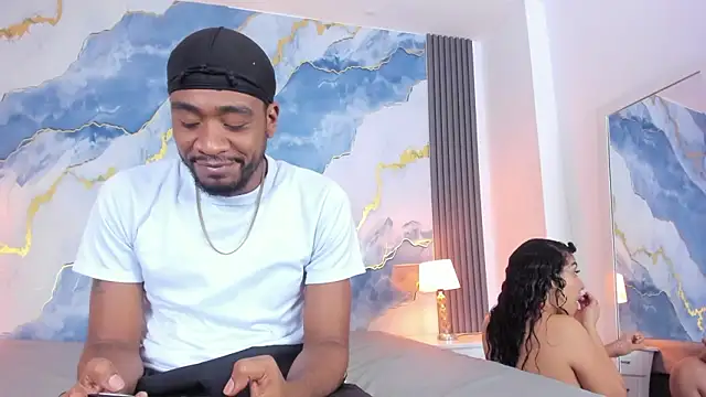 Kylieandjhonny online show from February 3, 8:45 pm