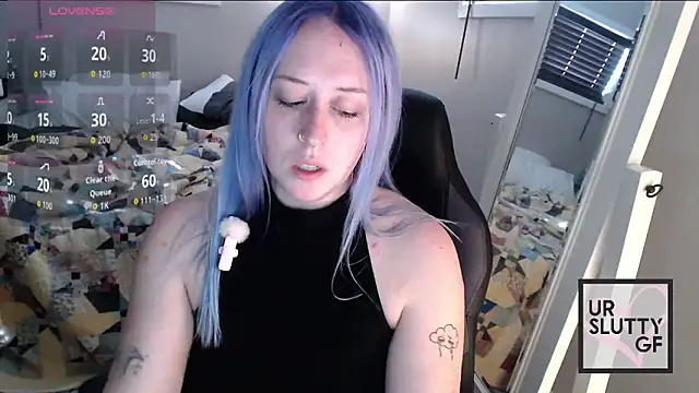 ursluttygf online show from February 17, 6:18 pm