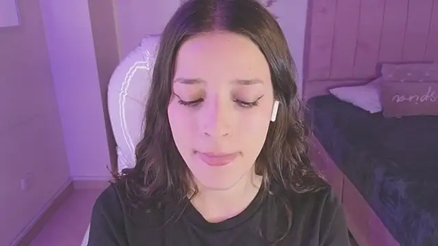 Amaia Daniells online show from September 20, 3:49 am