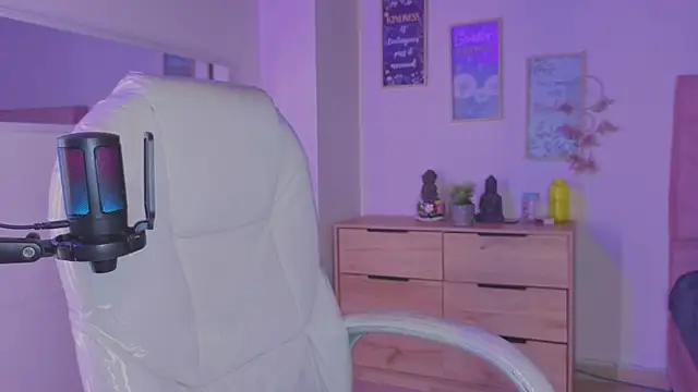 Amaia Daniells online show from September 16, 3:47 am