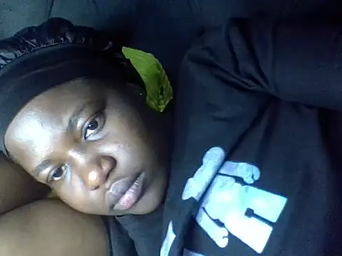 cute-marianna online show from October 13, 4:04 am