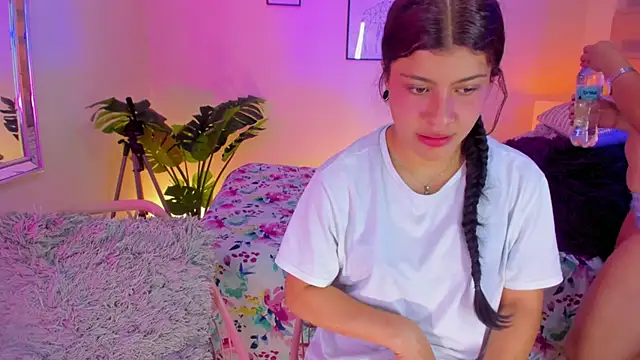 little antonela online show from September 8, 3:11 pm