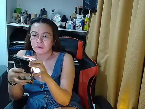 crizzybel online show from February 16, 7:52 am