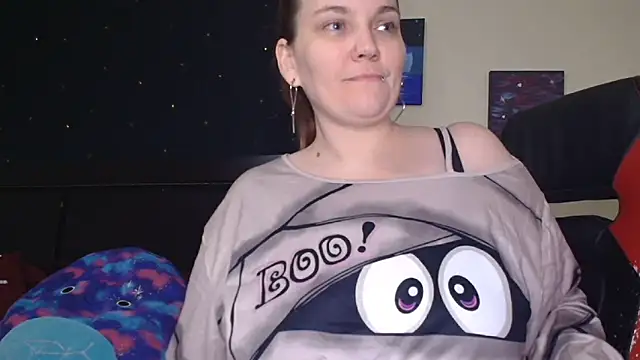 Snapshot of ToxicLilly chatting on October 18, 9:12 am ToxicLilly online show from October 18, 9:12 am