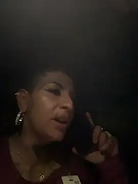 prettypurplep online show from November 14, 4:56 am