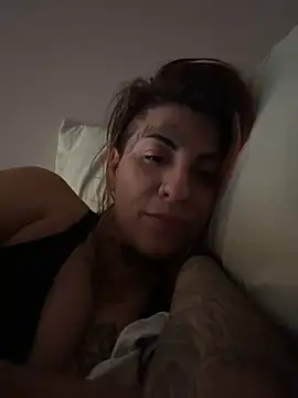 prettypurplep online show from November 12, 8:12 am