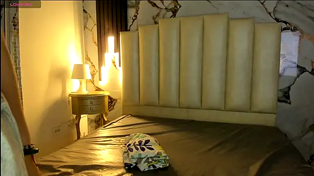 mollieblue69 online show from December 2, 3:58 pm