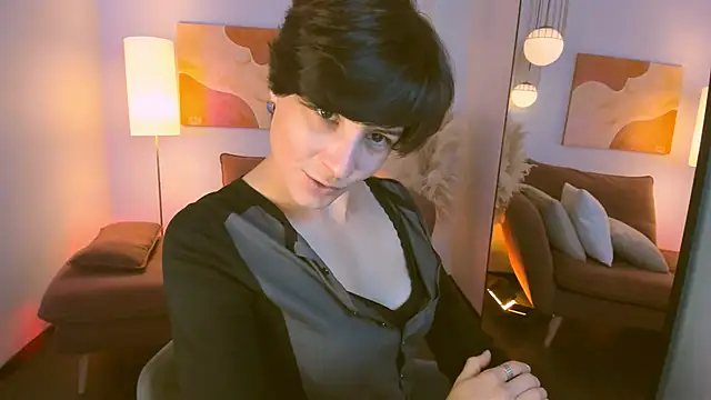 LorenDaze online show from October 14, 1:57 pm