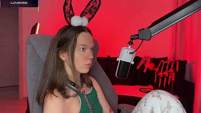 Snapshot of SharkyBaby chatting on October 27, 12:22 pm SharkyBaby online show from October 27, 12:22 pm