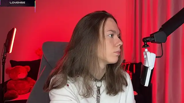 Snapshot of SharkyBaby chatting on November 1, 3:27 pm SharkyBaby online show from November 1, 3:27 pm