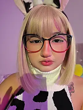 Pinkie Princes online show from February 21, 9:04 pm