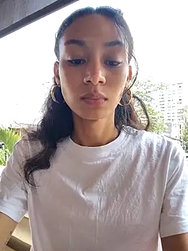 Sarakux online show from October 28, 3:29 pm