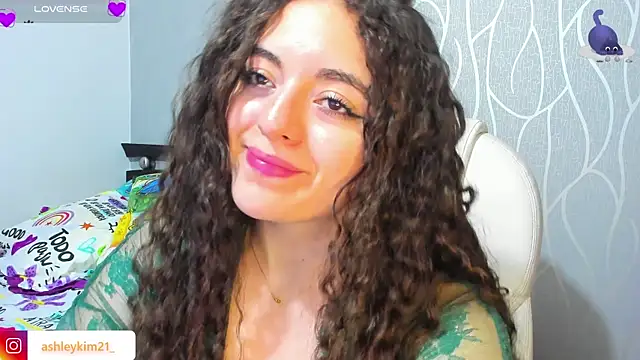 Snapshot of AshleyKim_ chatting on October 24, 12:28 am AshleyKim  online show from October 24, 12:28 am