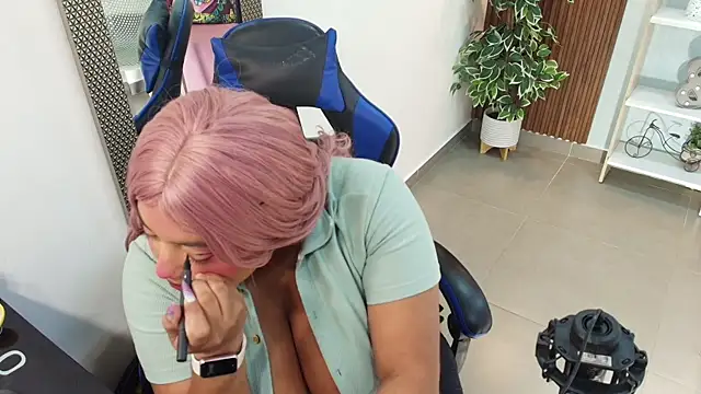 Kenya--Buhle online show from October 10, 11:37 am