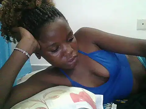 sweetchic  online show from November 3, 9:19 pm