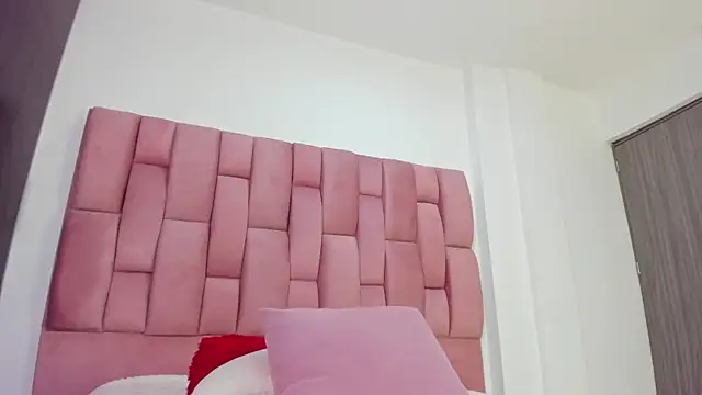 Lia sarahi online show from December 17, 11:47 am