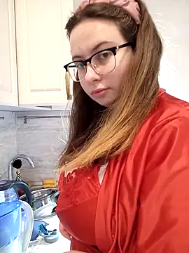 DienkaGreen online show from December 14, 1:06 pm