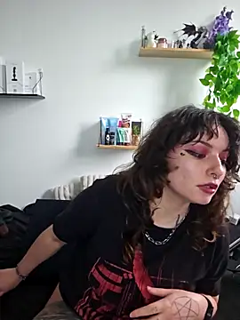 Snapshot of Moxxxie chatting on October 2, 3:17 pm Moxxxie online show from October 2, 3:17 pm