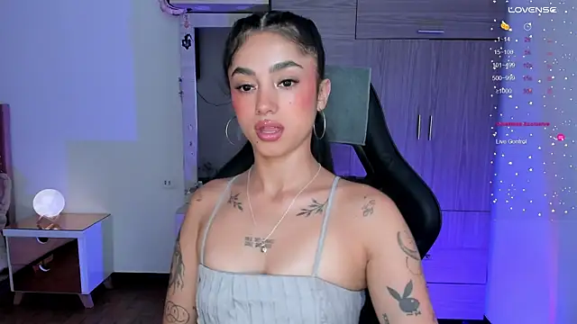 Lizzie corner v online show from April 15, 2:12 am