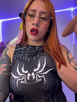 Luna Paris  online show from December 18, 7:29 pm