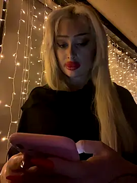 Snapshot of JennaLinn chatting on October 16, 10:56 pm JennaLinn online show from October 16, 10:56 pm