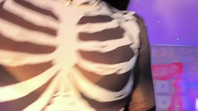 AntonellaRossi online show from October 25, 8:05 pm