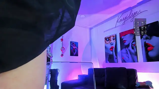 kayilyn online show from October 21, 1:04 pm